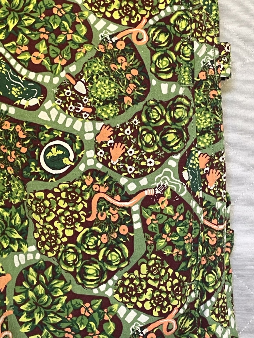 Duluth Women's Heirloom Gardening Overalls - Small - Cabbage and Hose Motif - Picture 8 of 16